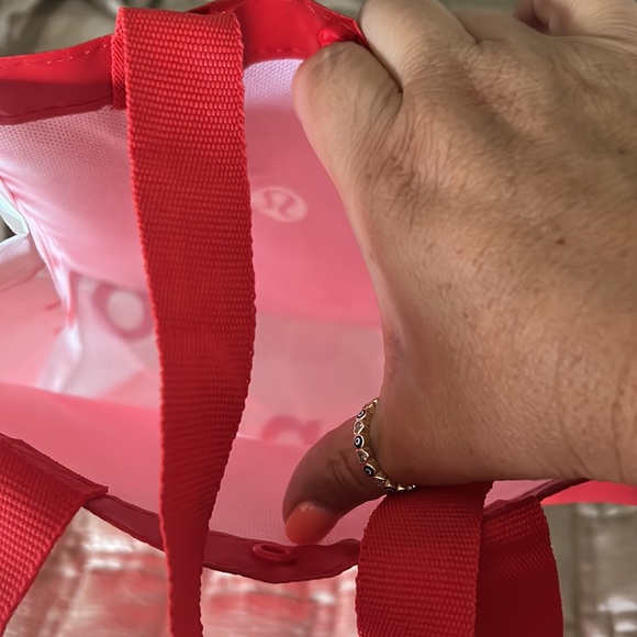 Red and white Lululemon bag - Picture 3 of 3